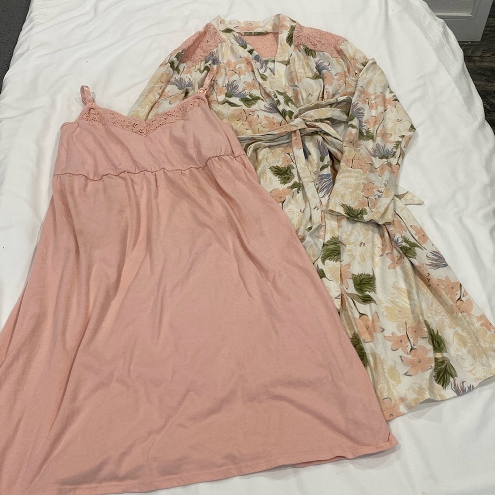 Maternity / postpartum nightgown with matching robe